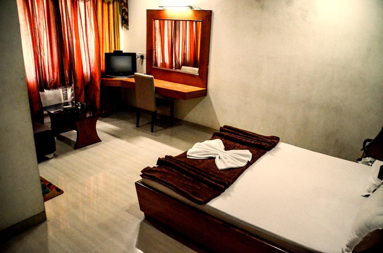 Hotel Aryan Jharsuguda Екстер'єр фото